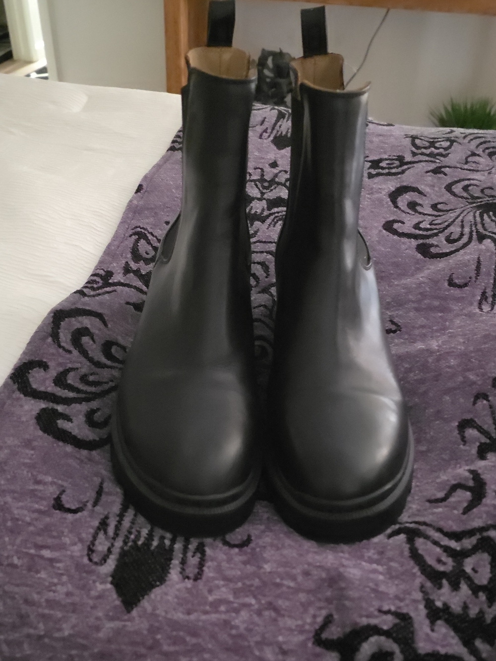 Gucci Black Leather Chelsea Ankle Boots